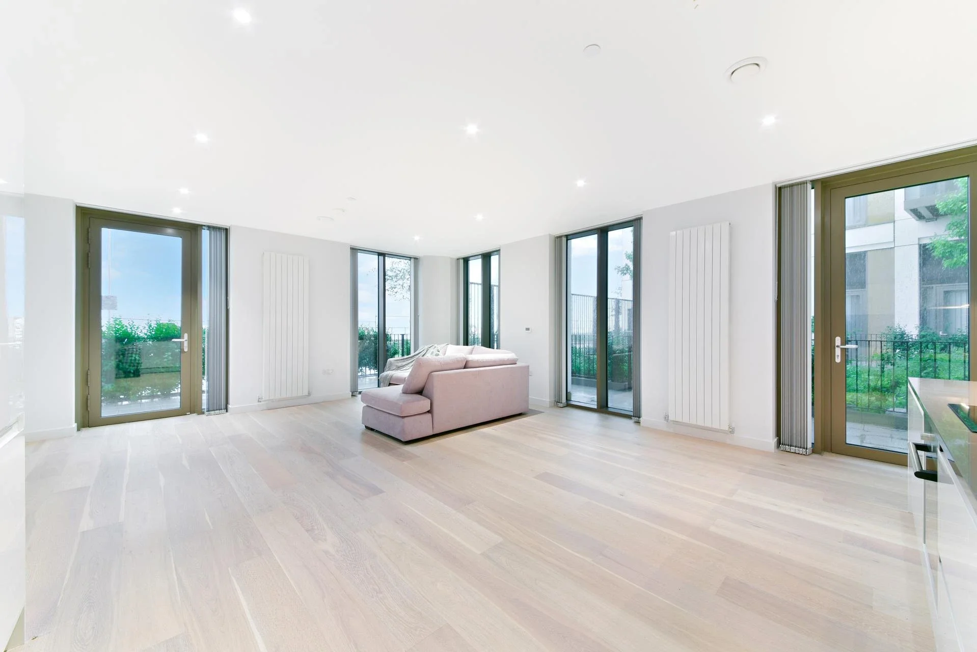 Flat Nautical Drive in Greater London