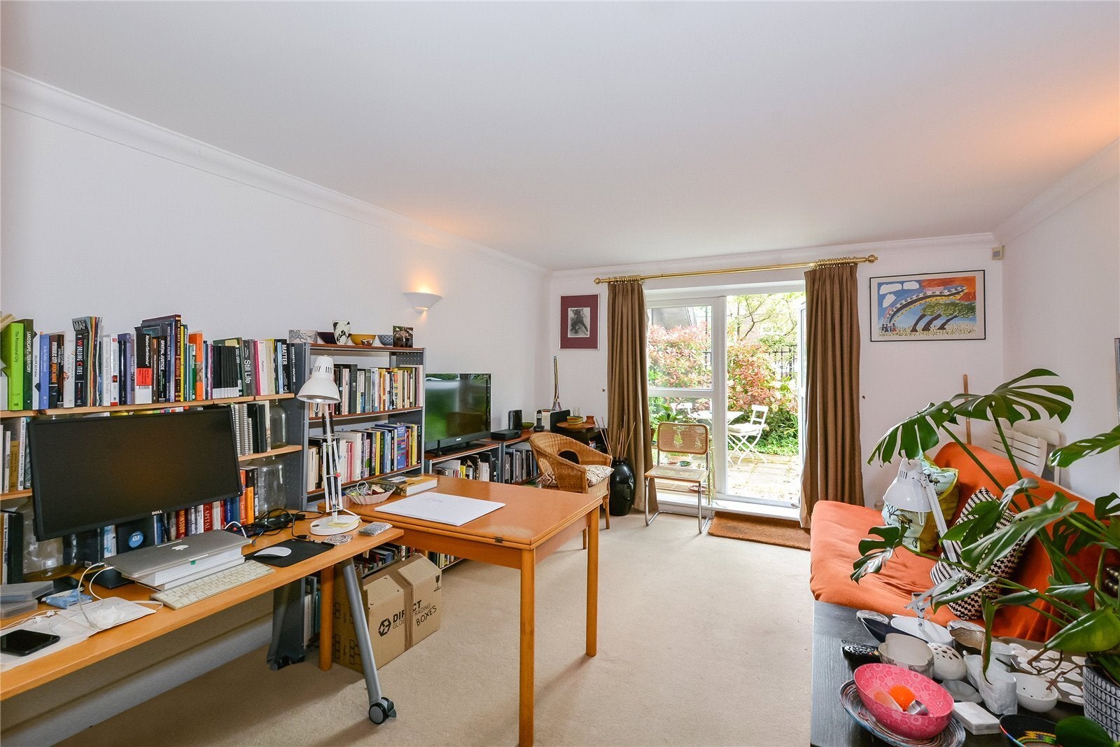 Flat Melville Place in Greater London