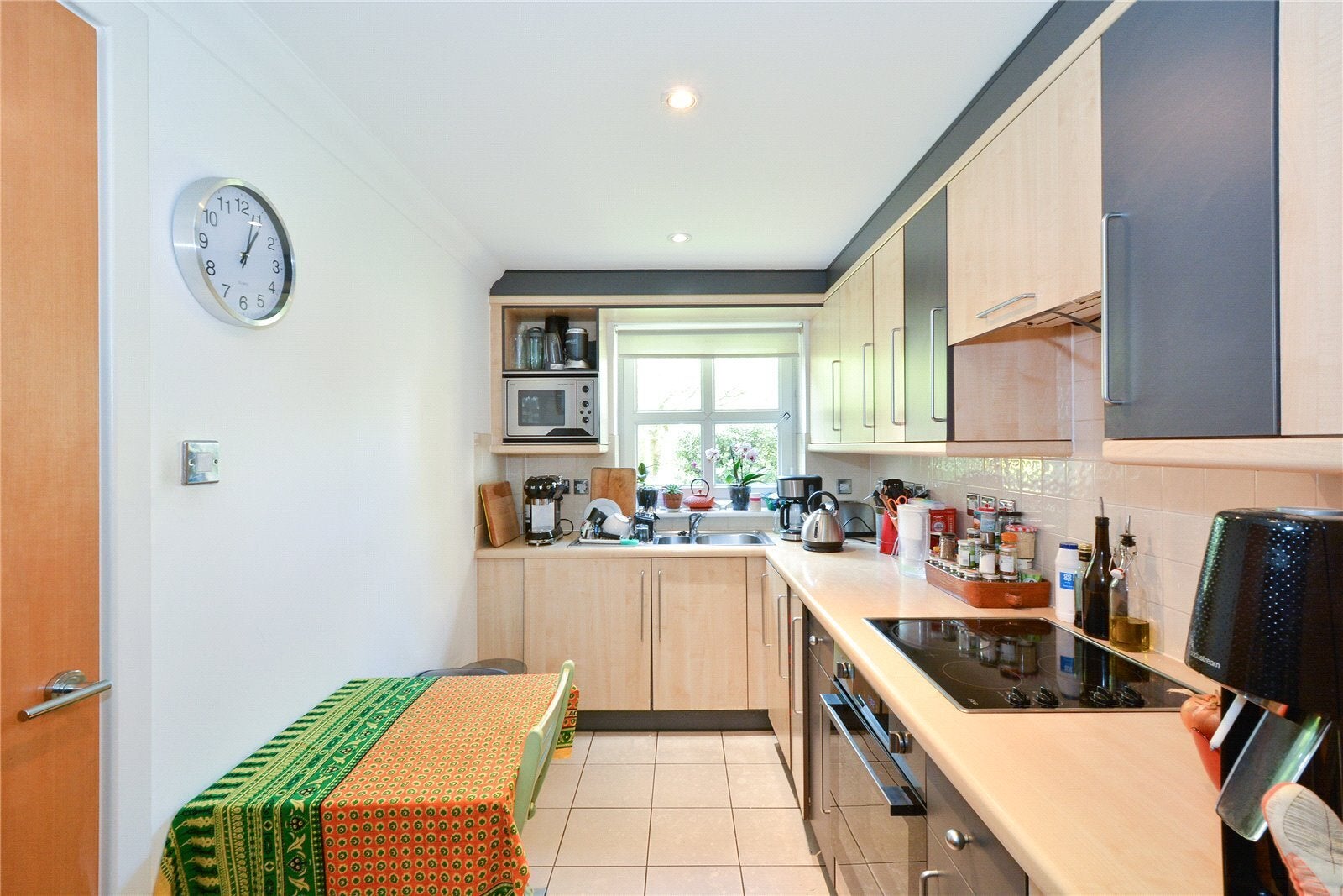 Flat Melville Place in Greater London