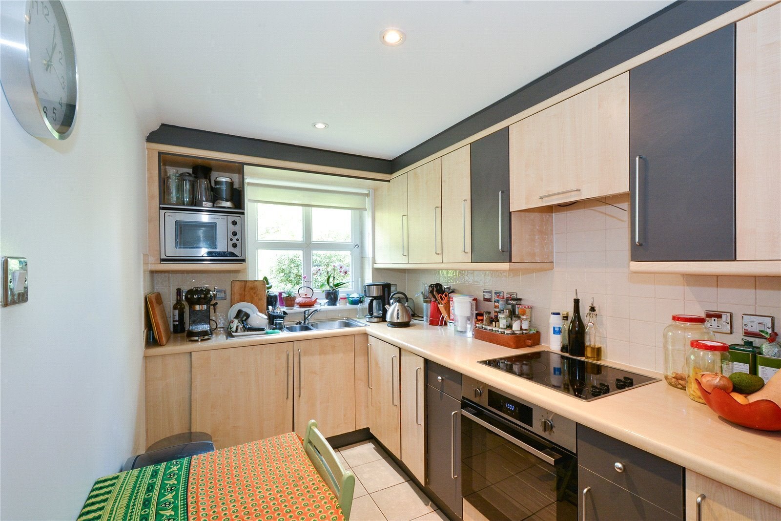 Flat Melville Place in Greater London