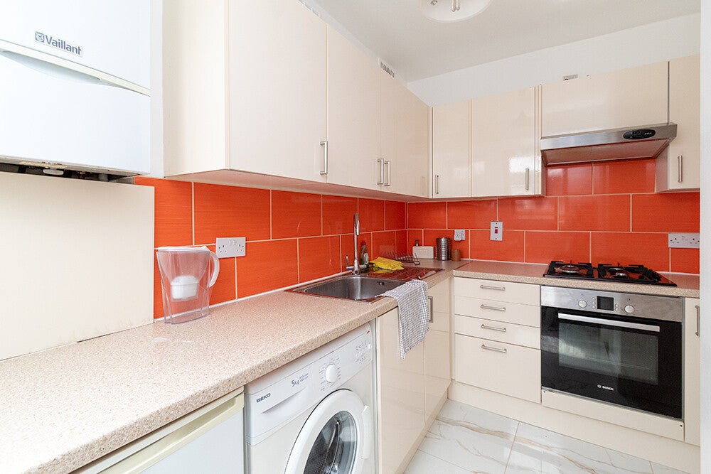 Flat Ladbroke Crescent in Greater London