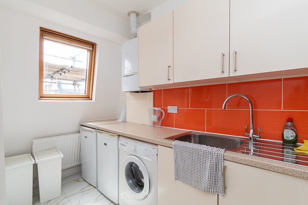 Flat Ladbroke Crescent in Greater London