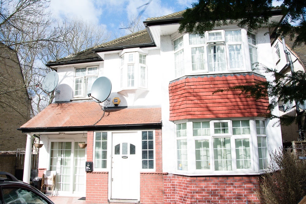 Room Roehampton Vale in Greater London