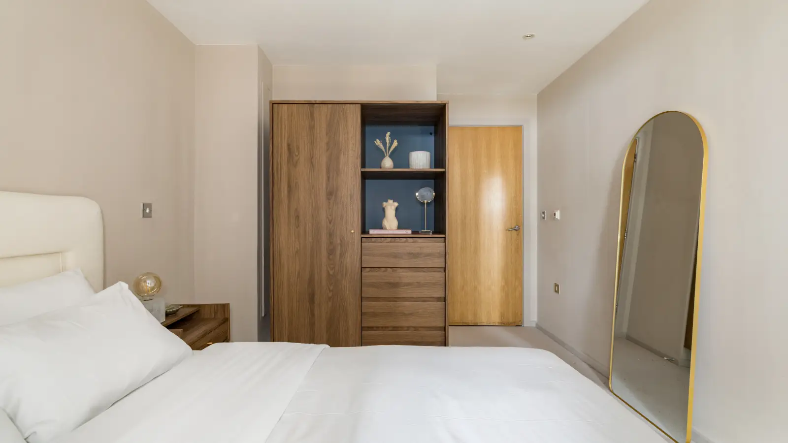 Flat Millharbour in Greater London