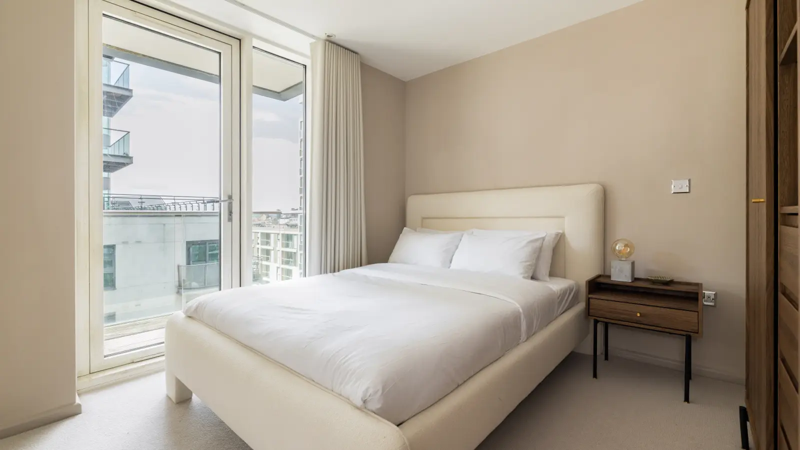 Flat Millharbour in Greater London