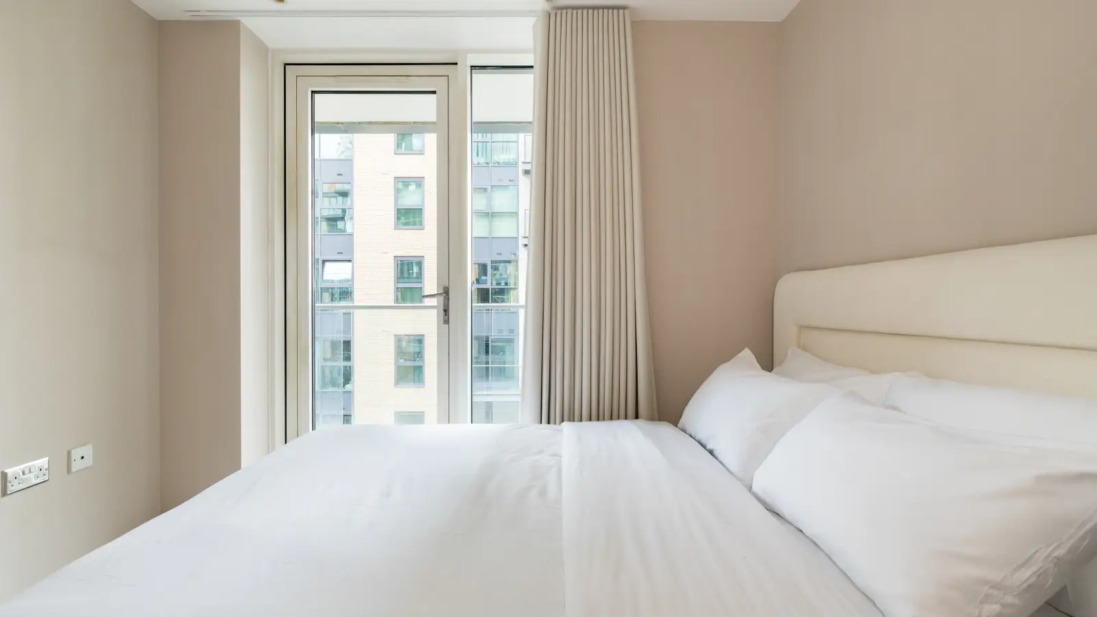 Flat Millharbour in Greater London