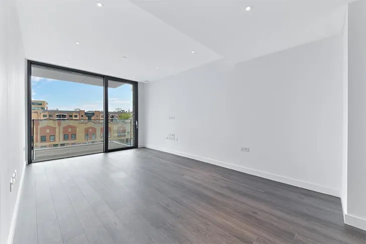 Flat Chaucer Drive in London