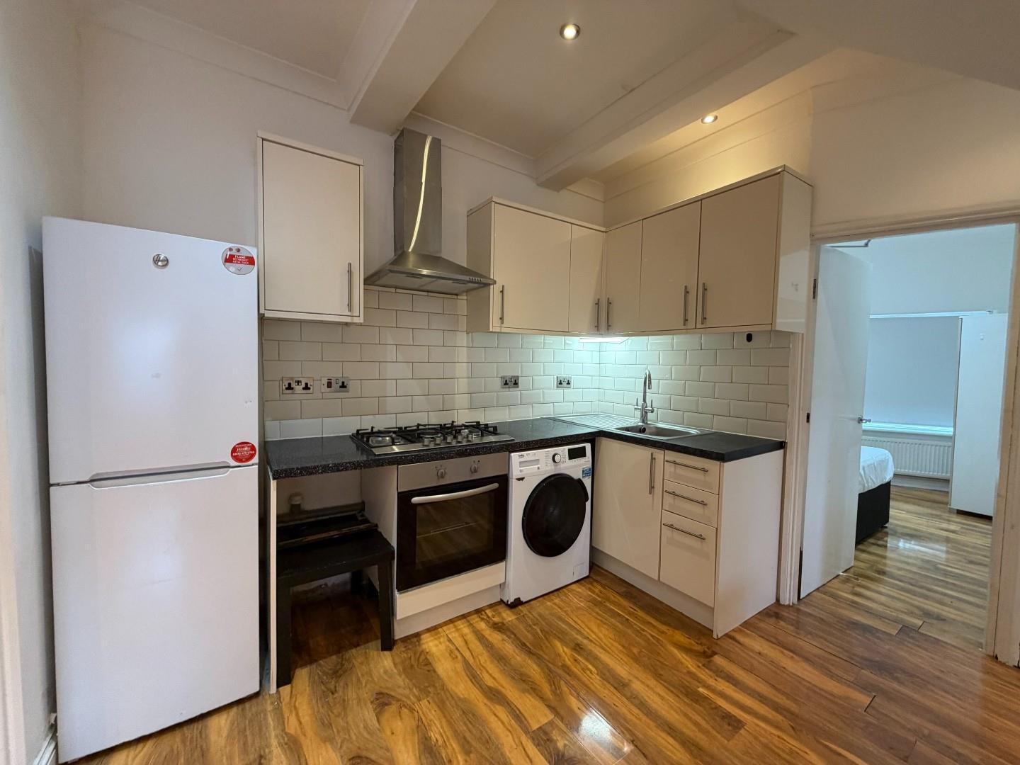 Flat Acton Lane in Greater London