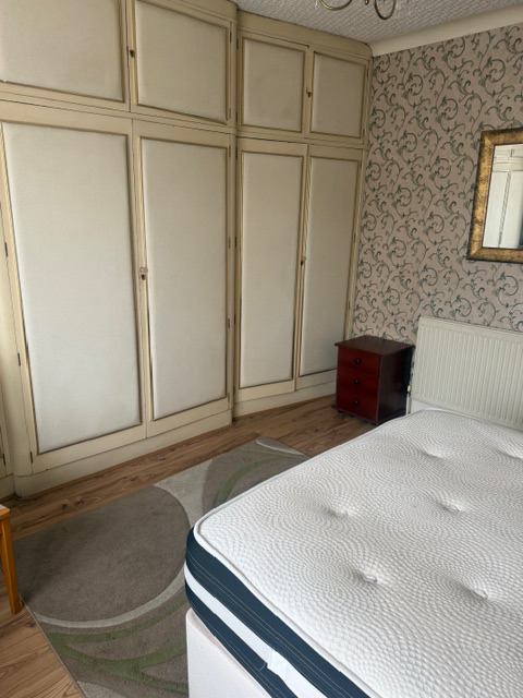 Room Robson Avenue in Greater London