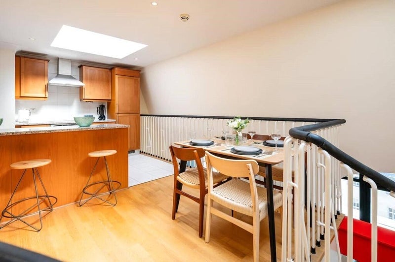 Room Belvedere Road in Greater London