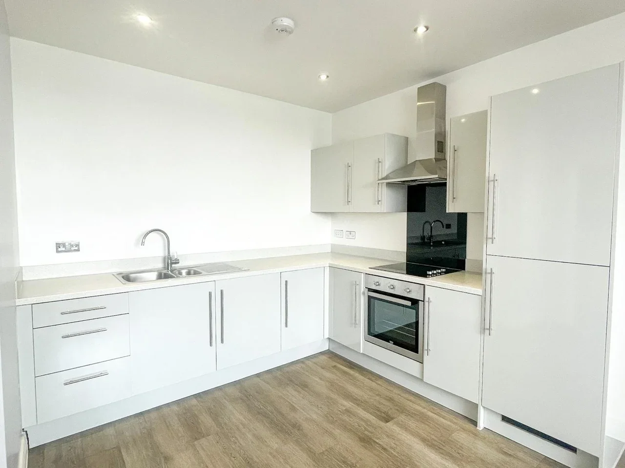 Flat Crawley Green Road in Luton