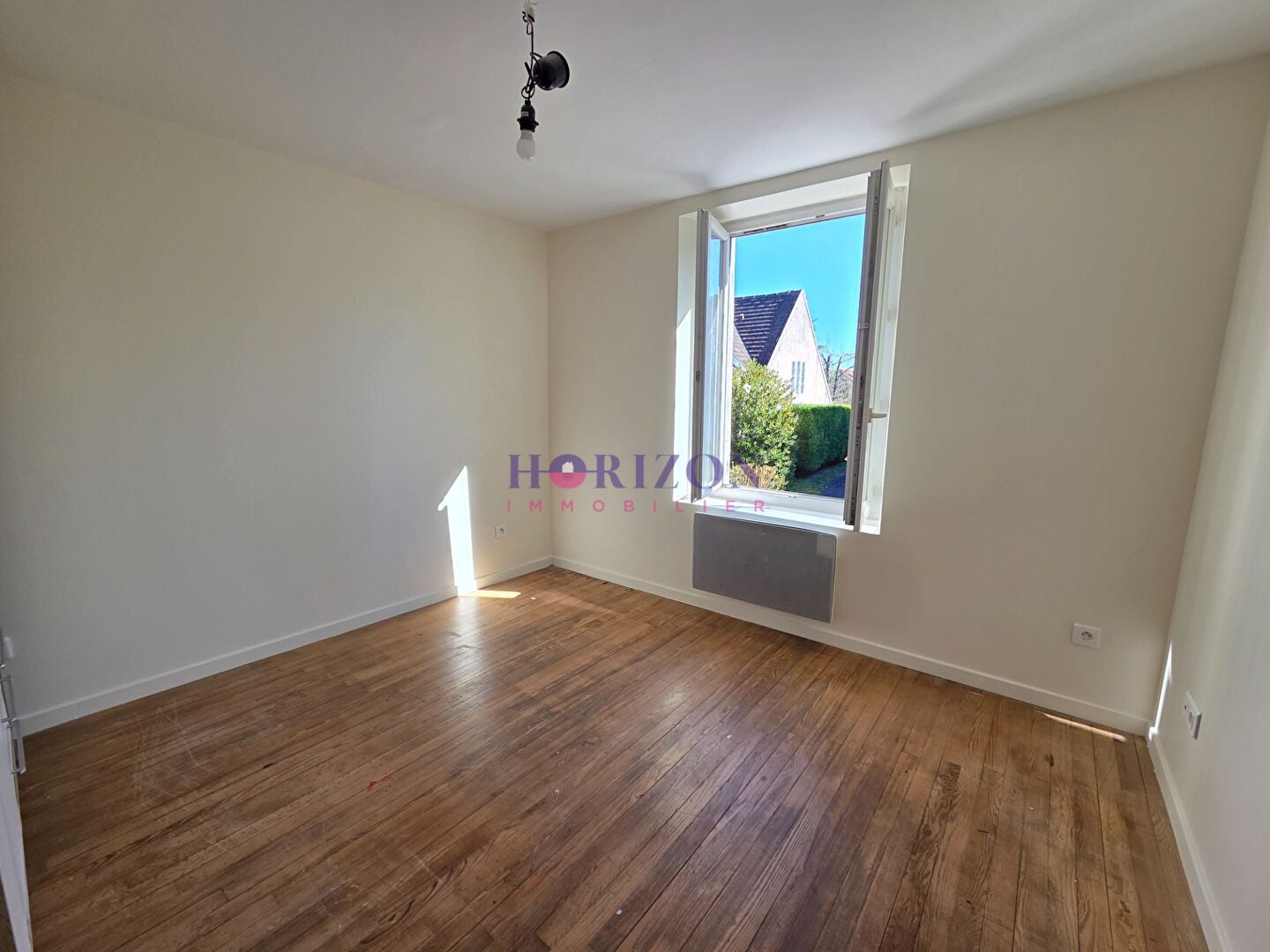 Flat Rue de Montgrésin in Orry-la-Ville