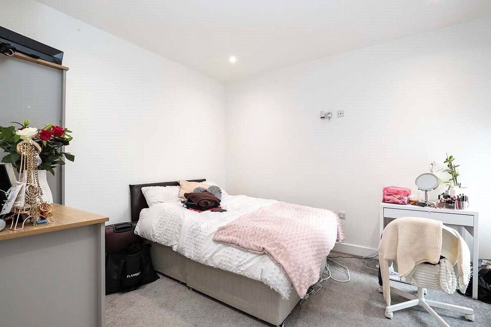 Room Margate Road in Portsmouth