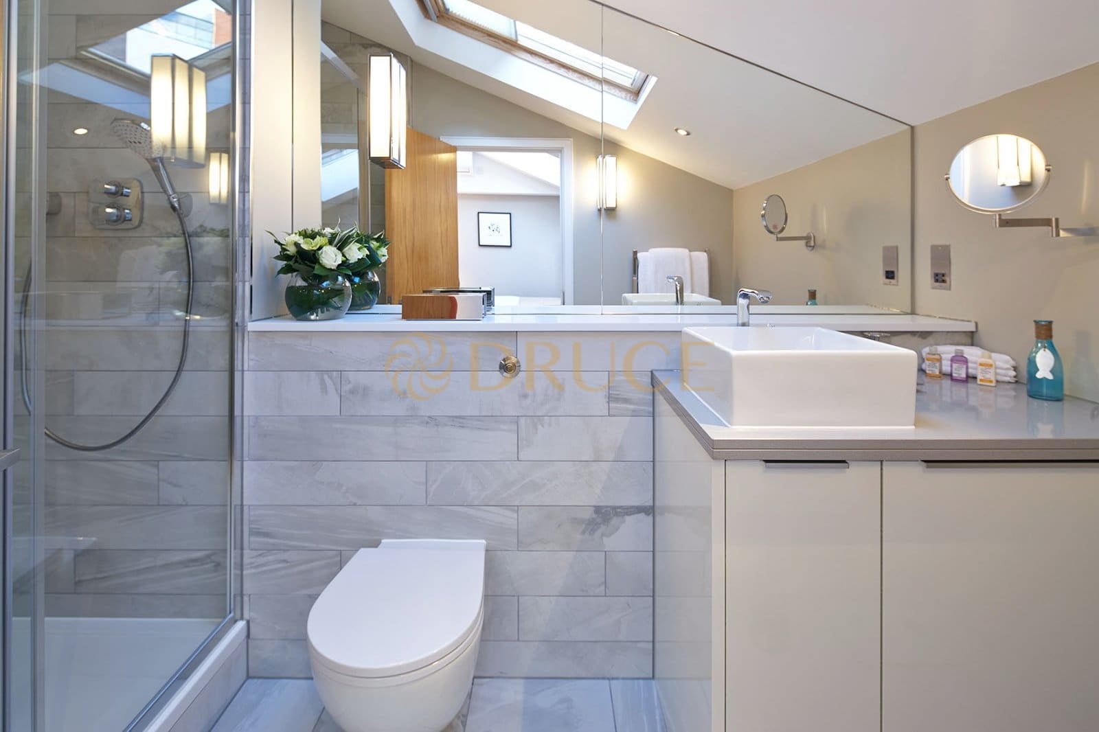 Flat Brompton Road in Greater London