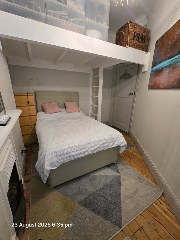 Room Edith Villas in Greater London