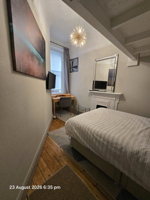 Room Edith Villas in Greater London