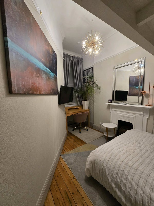 Room Edith Villas in Greater London