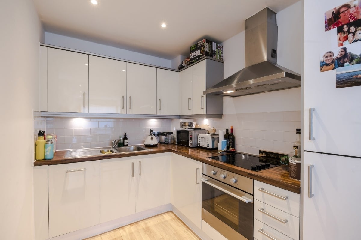 Flat Appleford Road in Greater London