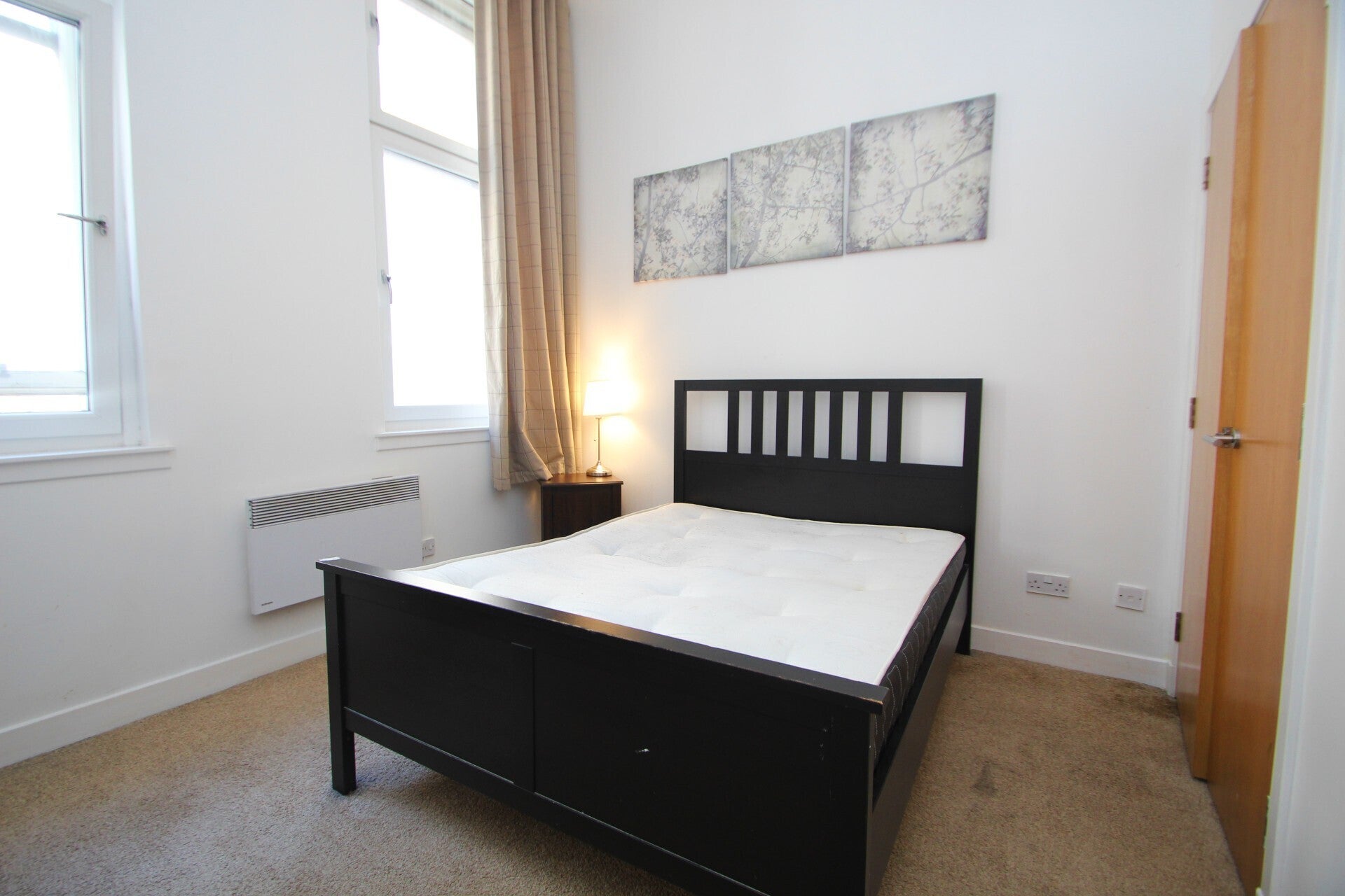 Flat Ingram Street in Glasgow