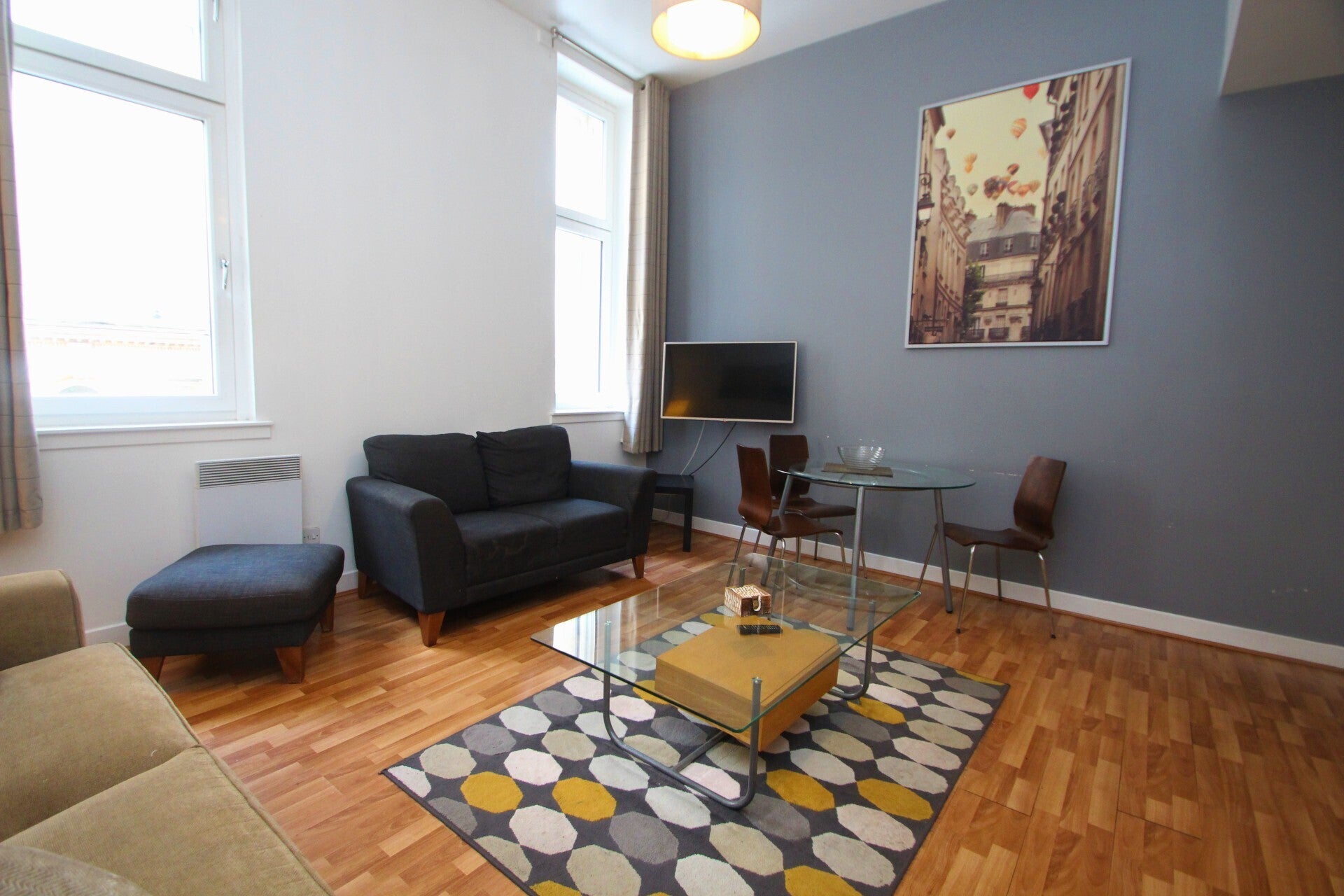 Flat Ingram Street in Glasgow
