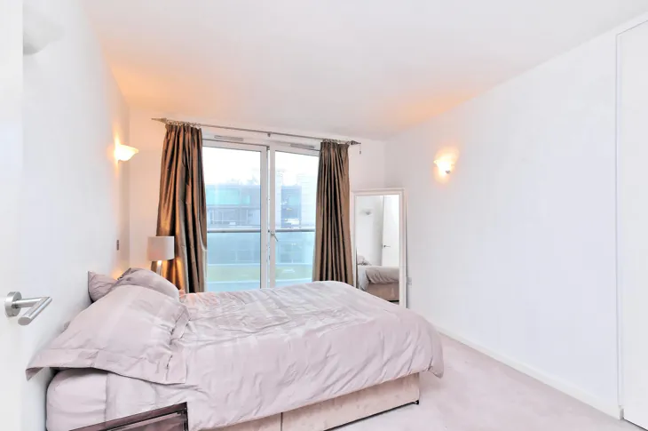 Flat Fairmont Avenue in Greater London