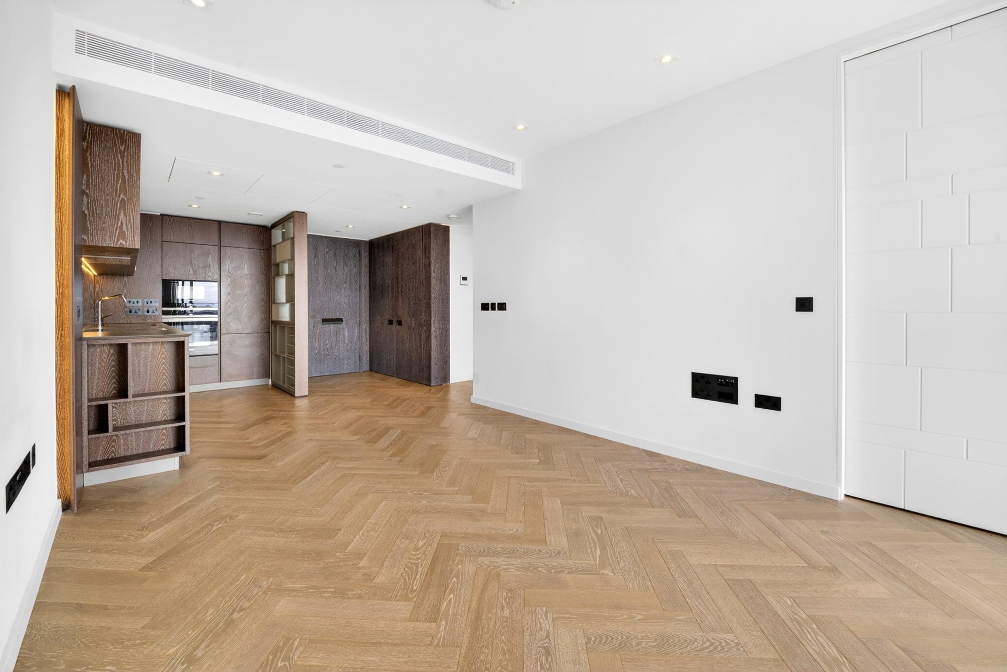 Flat Churchill Gardens Road in City of Westminster