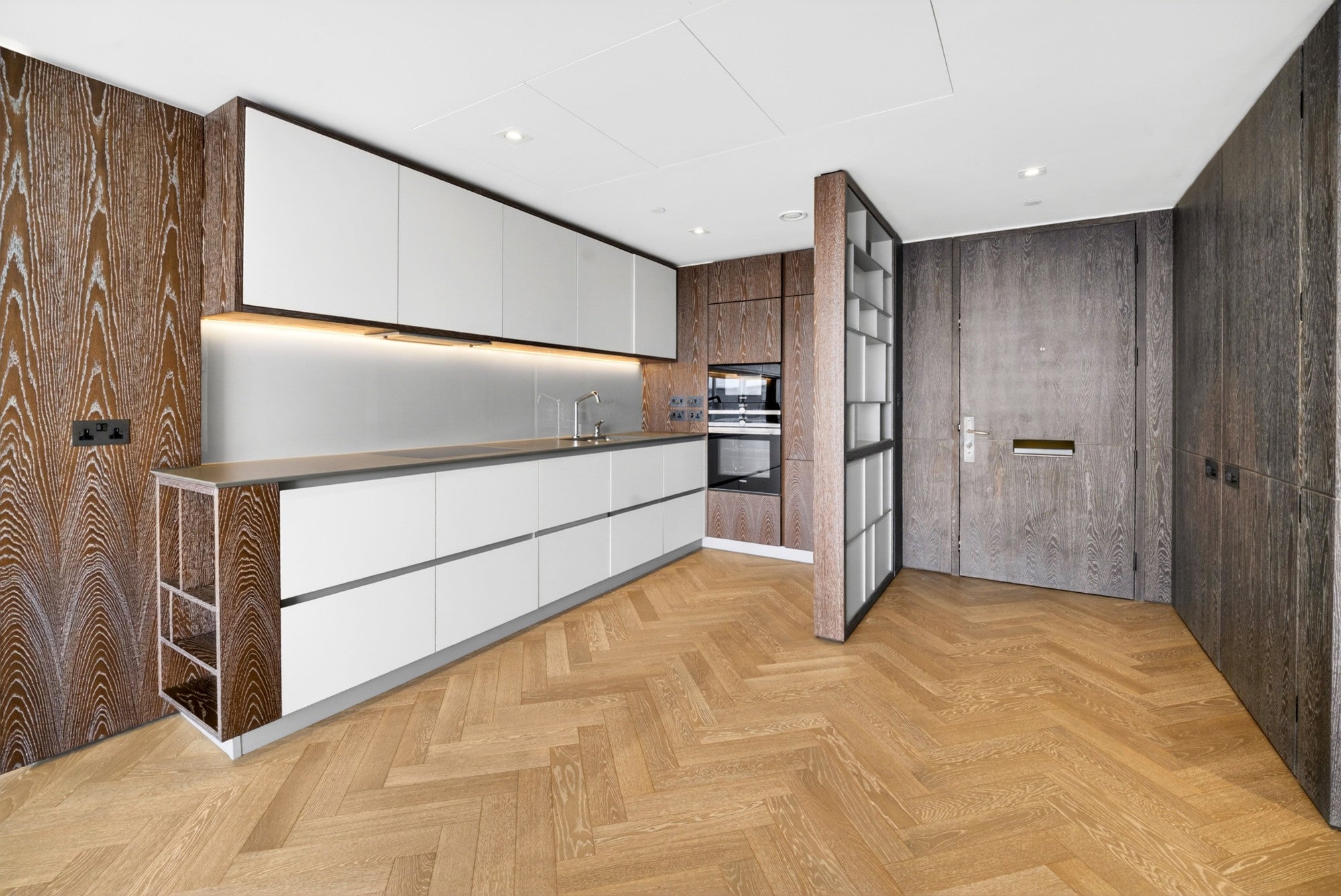Flat Churchill Gardens Road in City of Westminster