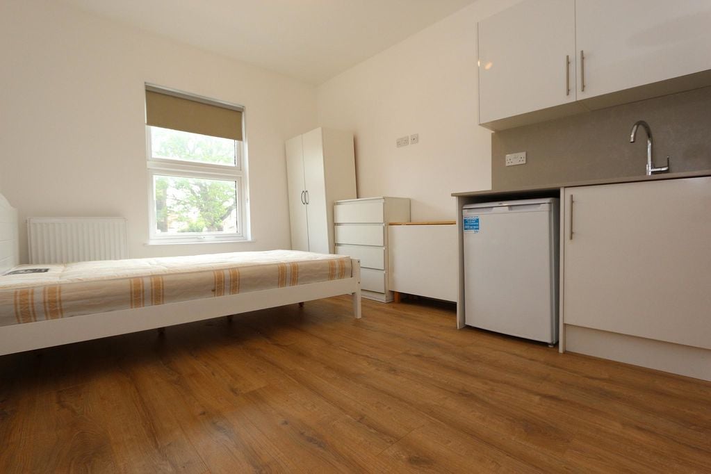 Room Hertford Road in Greater London