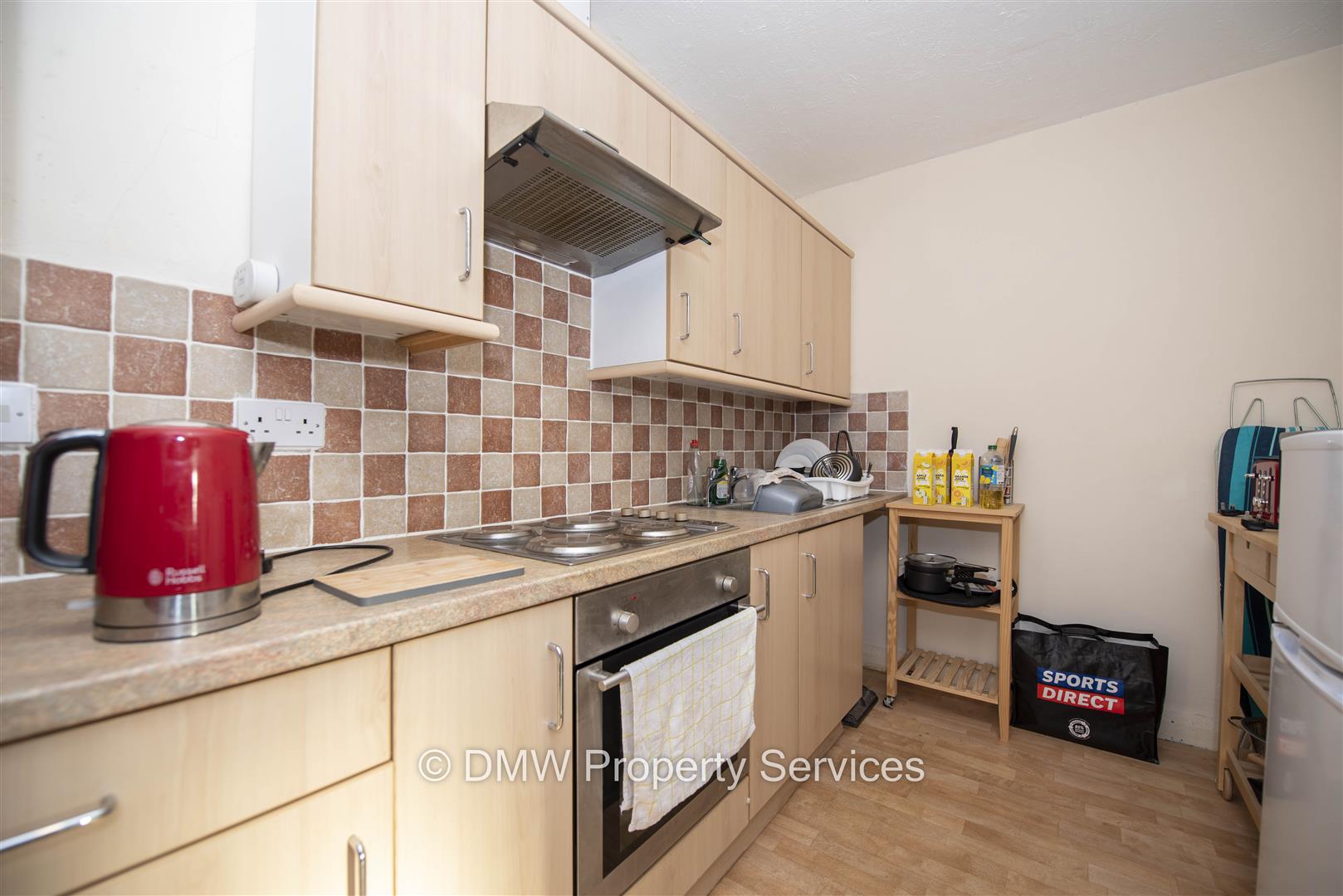 Flat Aspley Lane in Nottingham