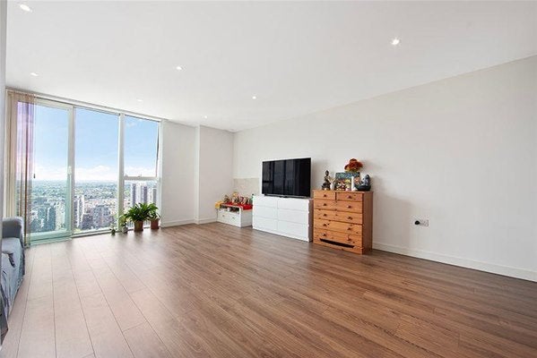 Flat Bedford Park in Greater London