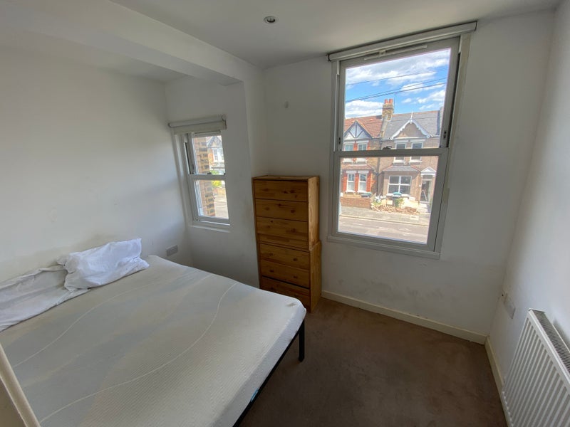 Room Eldon Road in Greater London