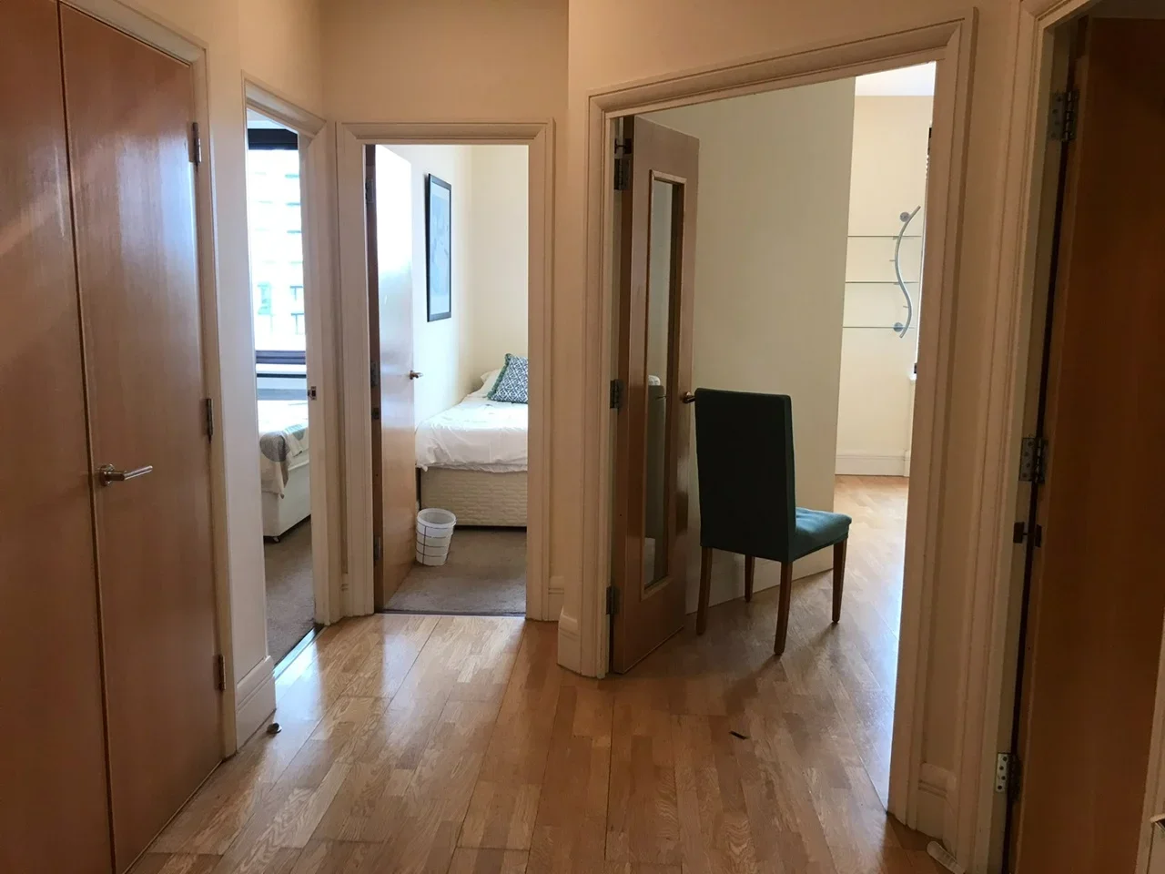 Flat Belvedere Road in Greater London