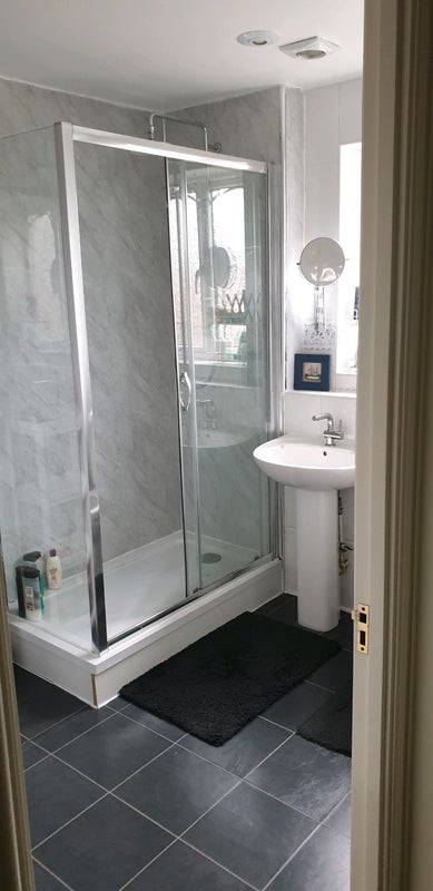 Room Myers Avenue in Whiston