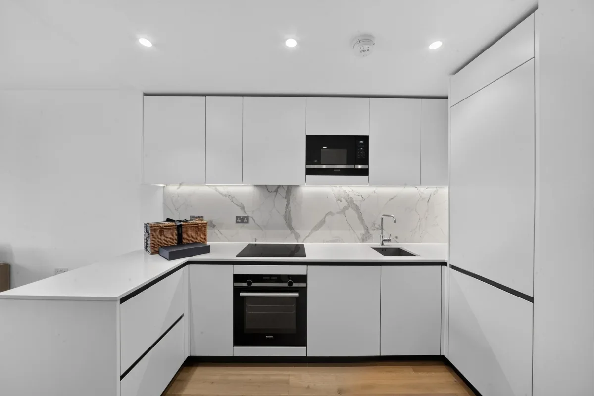 Flat Barclay Road in Greater London