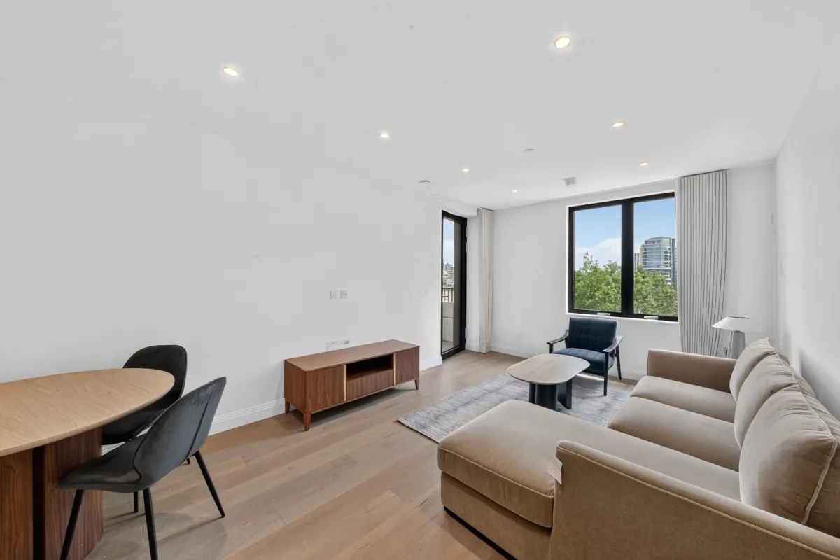 Flat Barclay Road in Greater London
