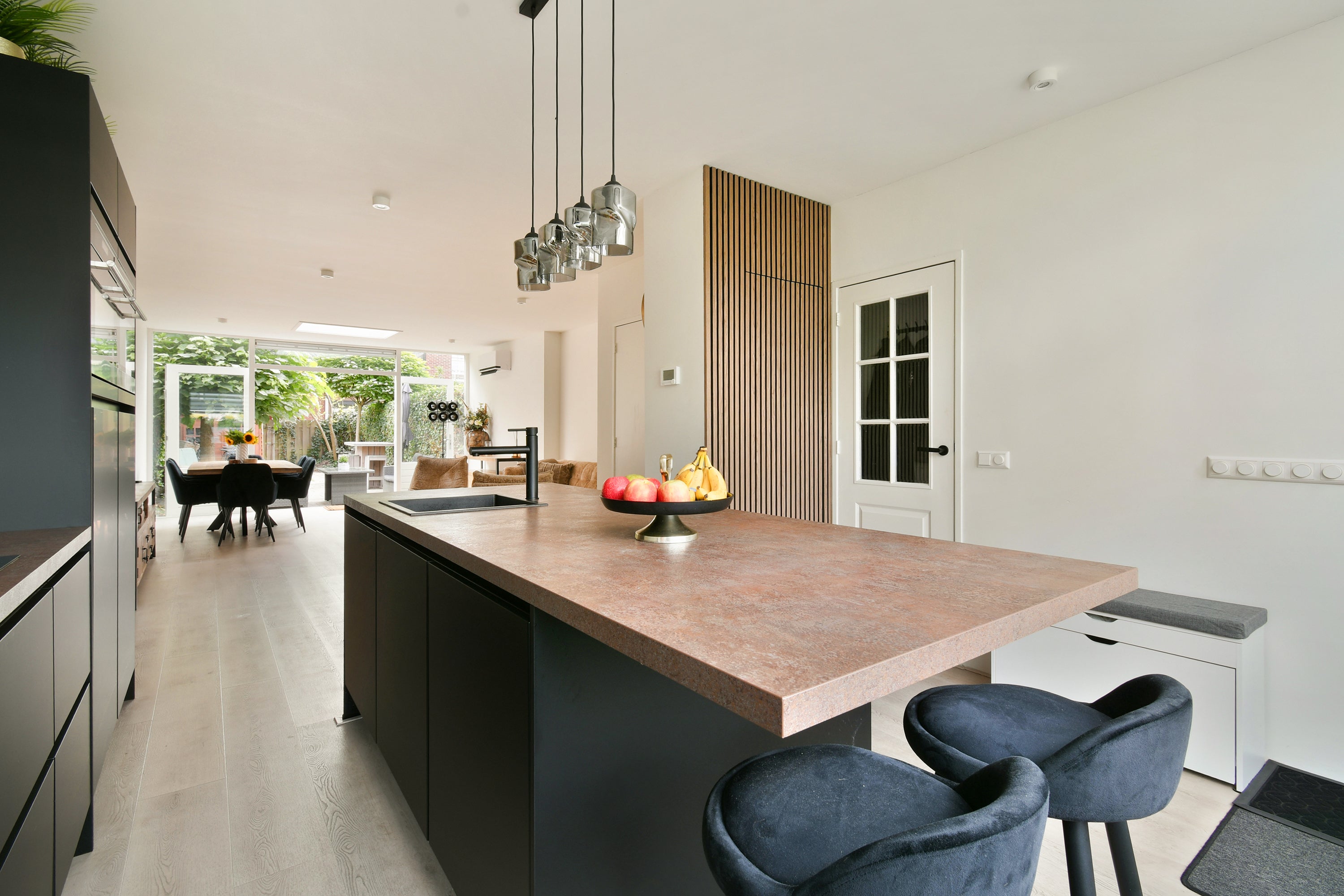 Tussenwoning te koop: F.C. Dondersstraat 15, Vlaardingen