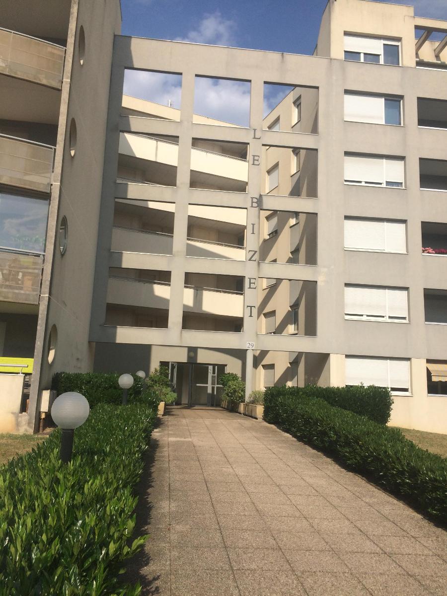 Flat Rue Georges Bizet in Décines-Charpieu