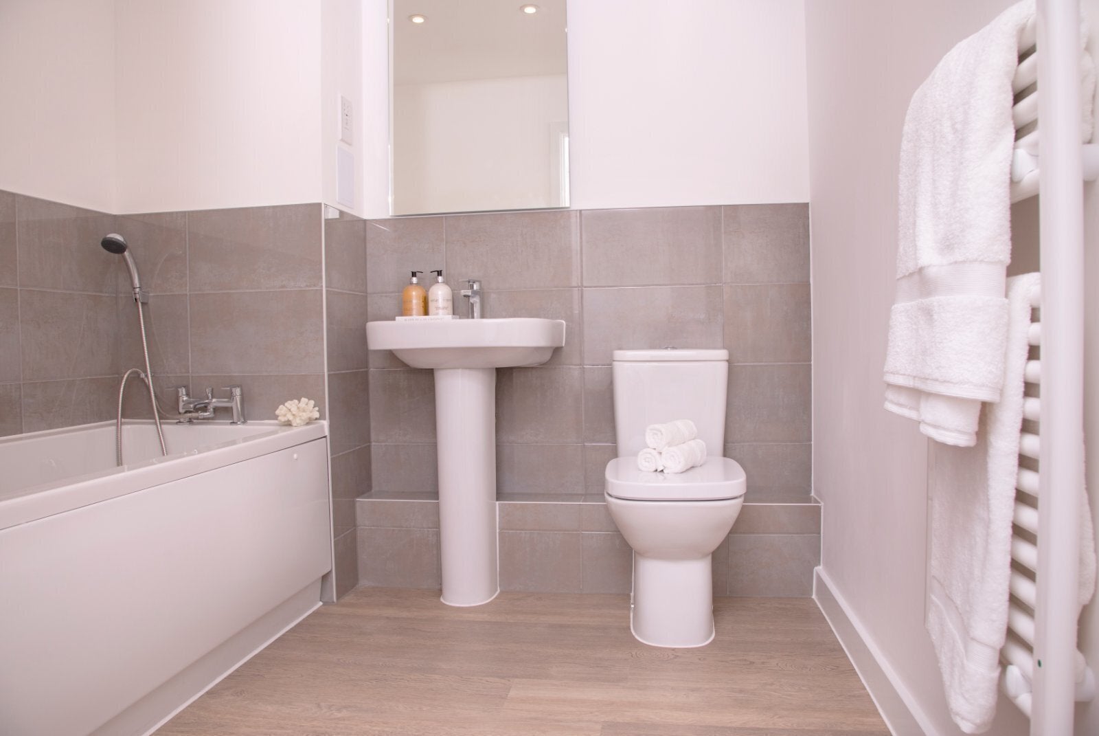 Flat Falkers Court in Waverley