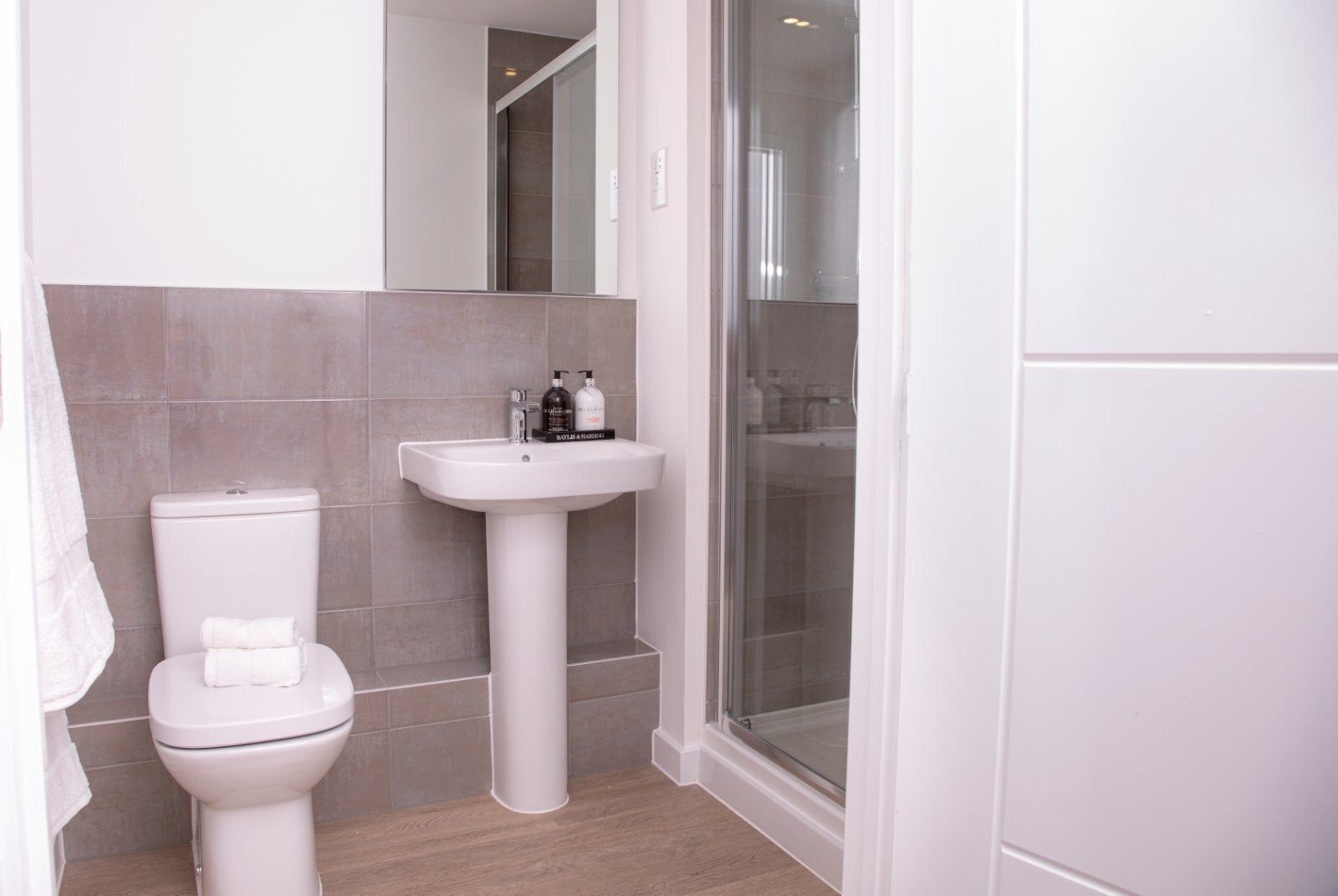 Flat Falkers Court in Waverley