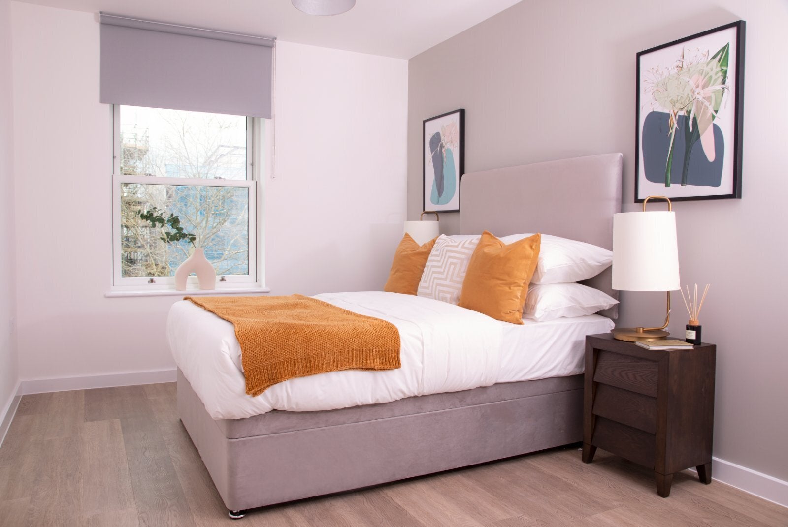 Flat Falkers Court in Waverley