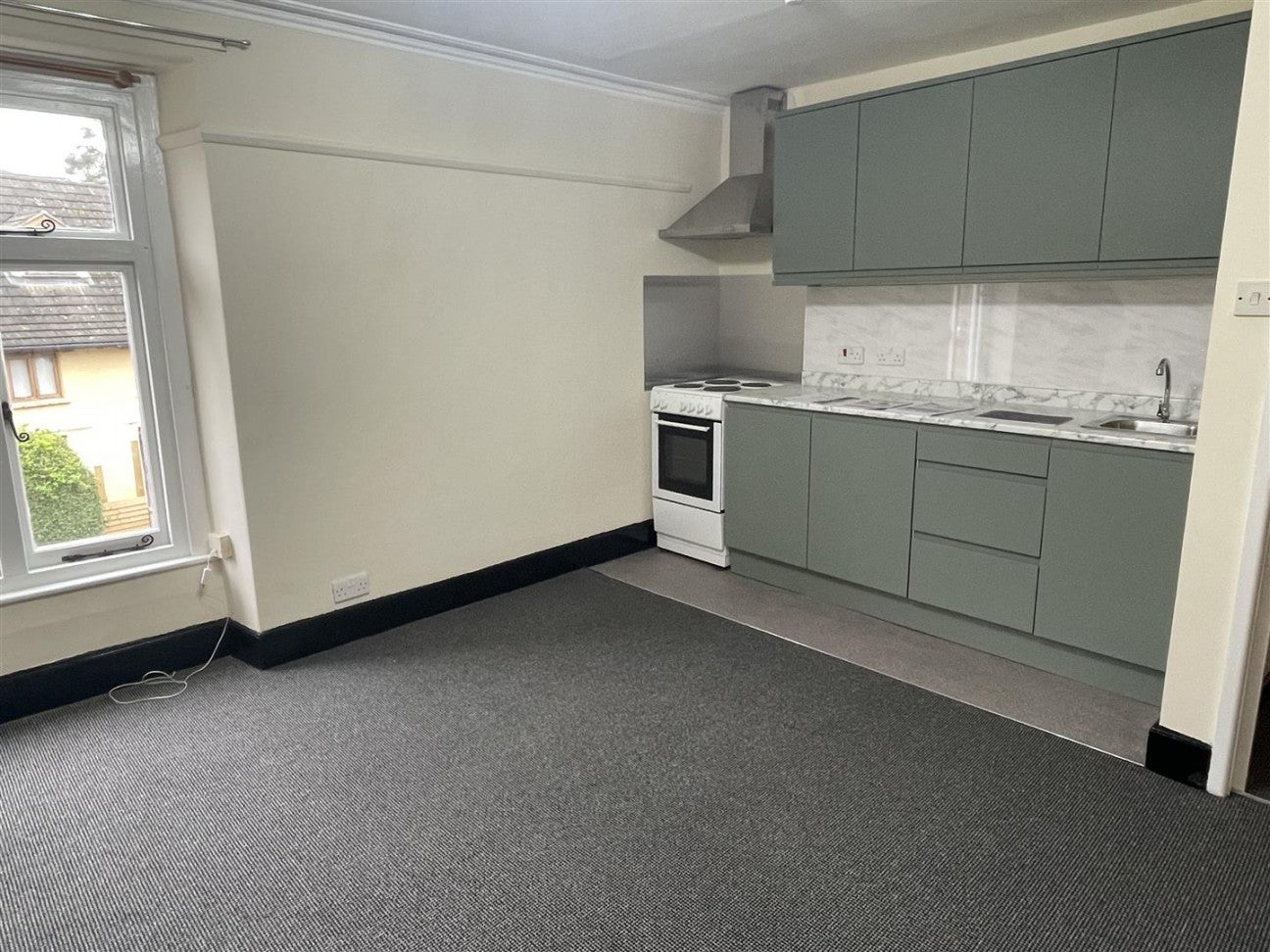Flat Woodmancote in Dursley