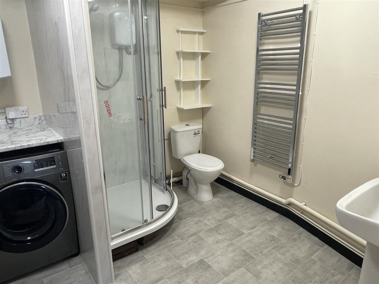 Flat Woodmancote in Dursley