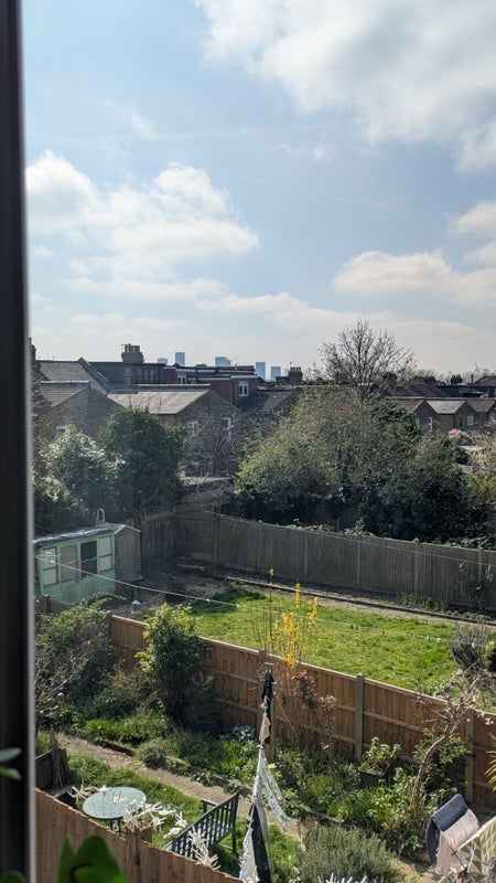 Room Fairlop Road in Greater London