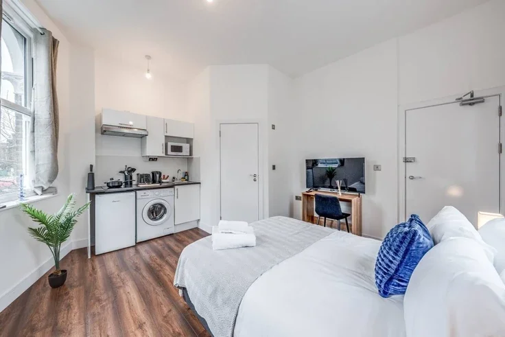 Flat Denmark Hill in Greater London