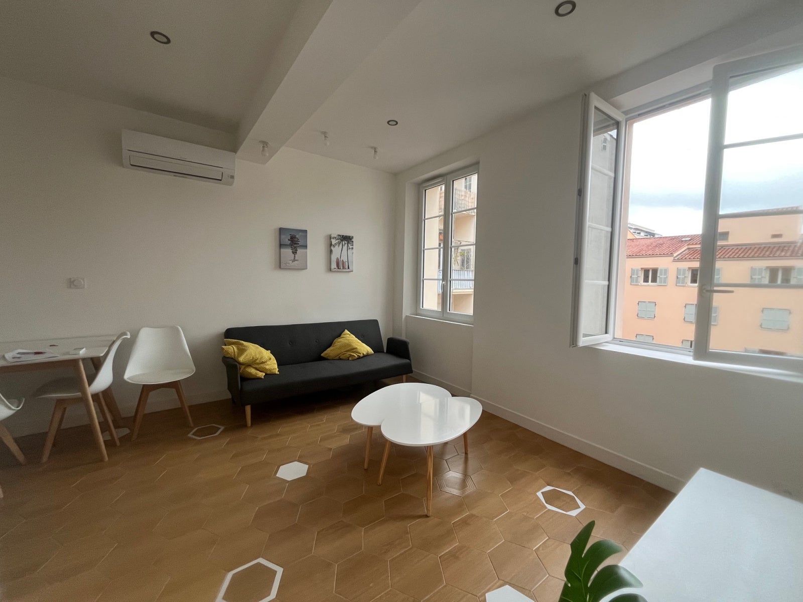 Appartement Place des Droits de l'Homme et du Citoyen à Toulon