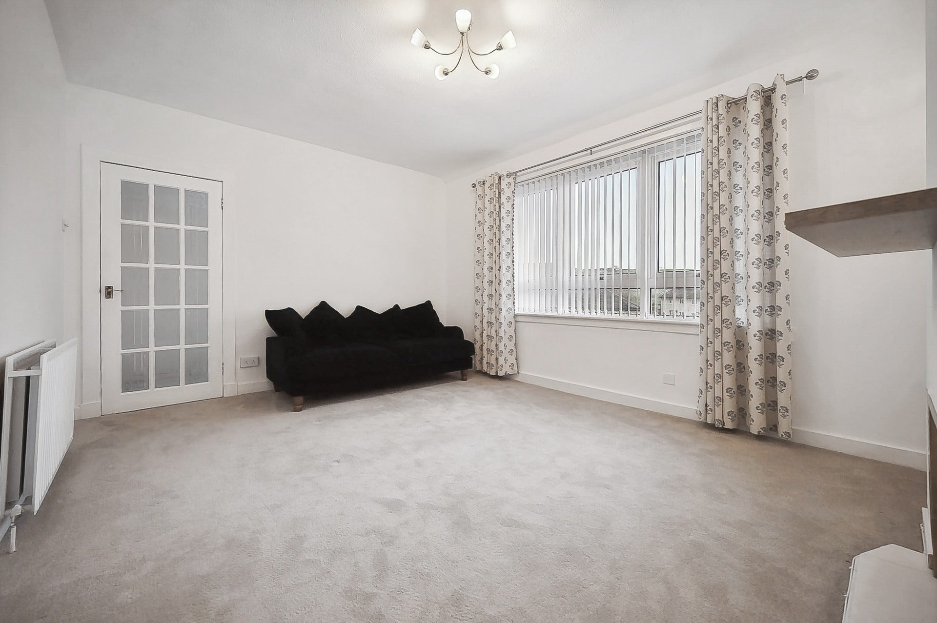 Flat Duntocher Road in Clydebank