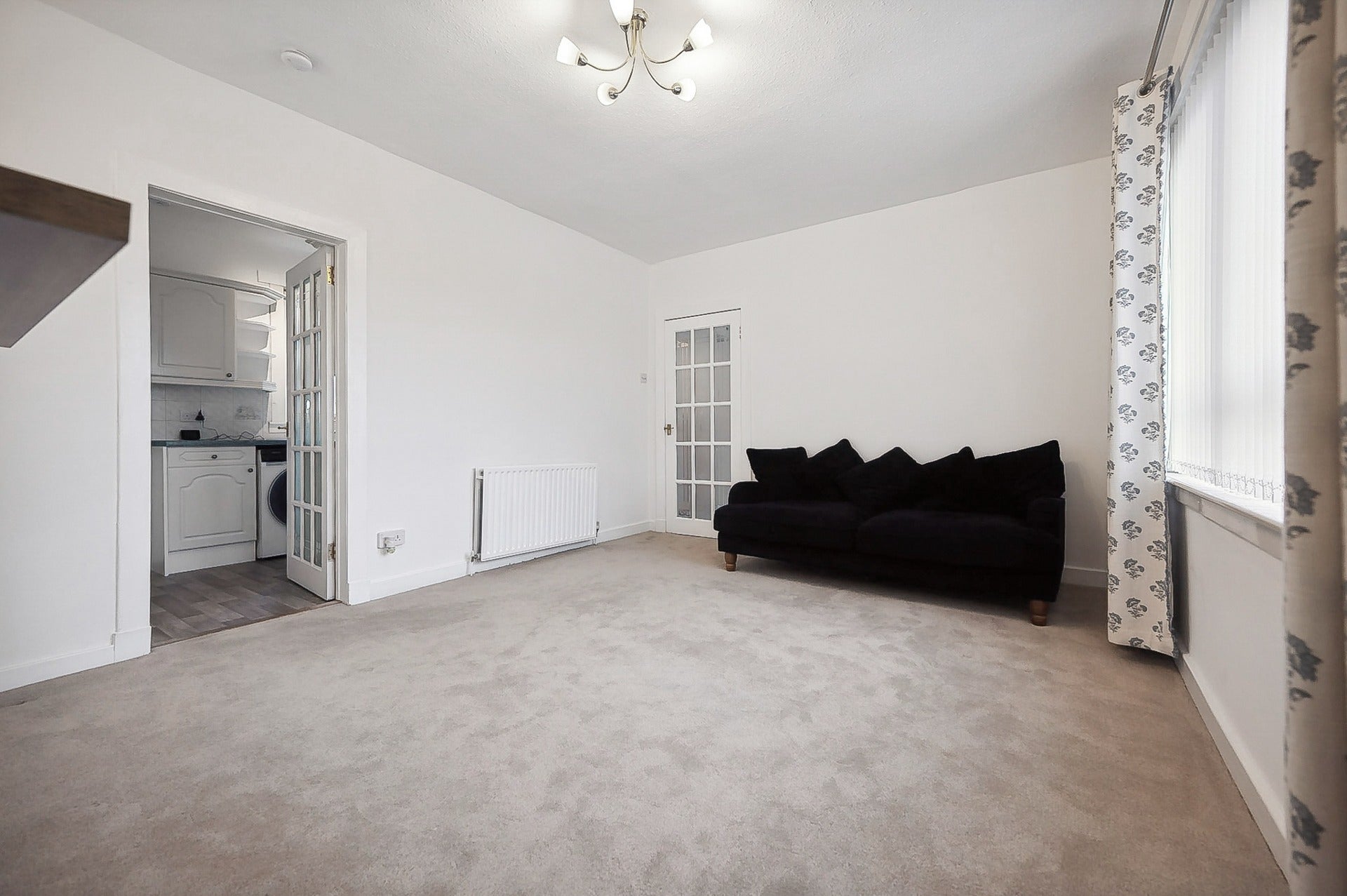 Flat Duntocher Road in Clydebank
