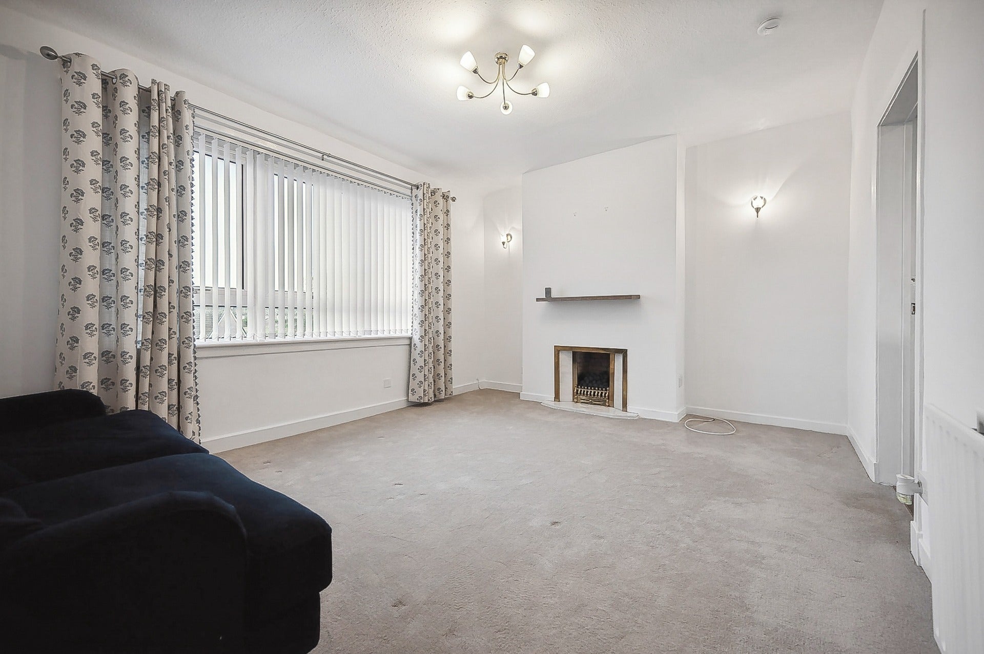 Flat Duntocher Road in Clydebank