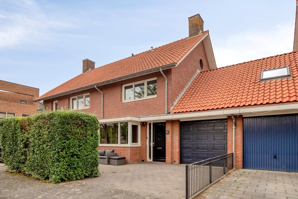 Huis Gruttosingel 36 in Den Haag