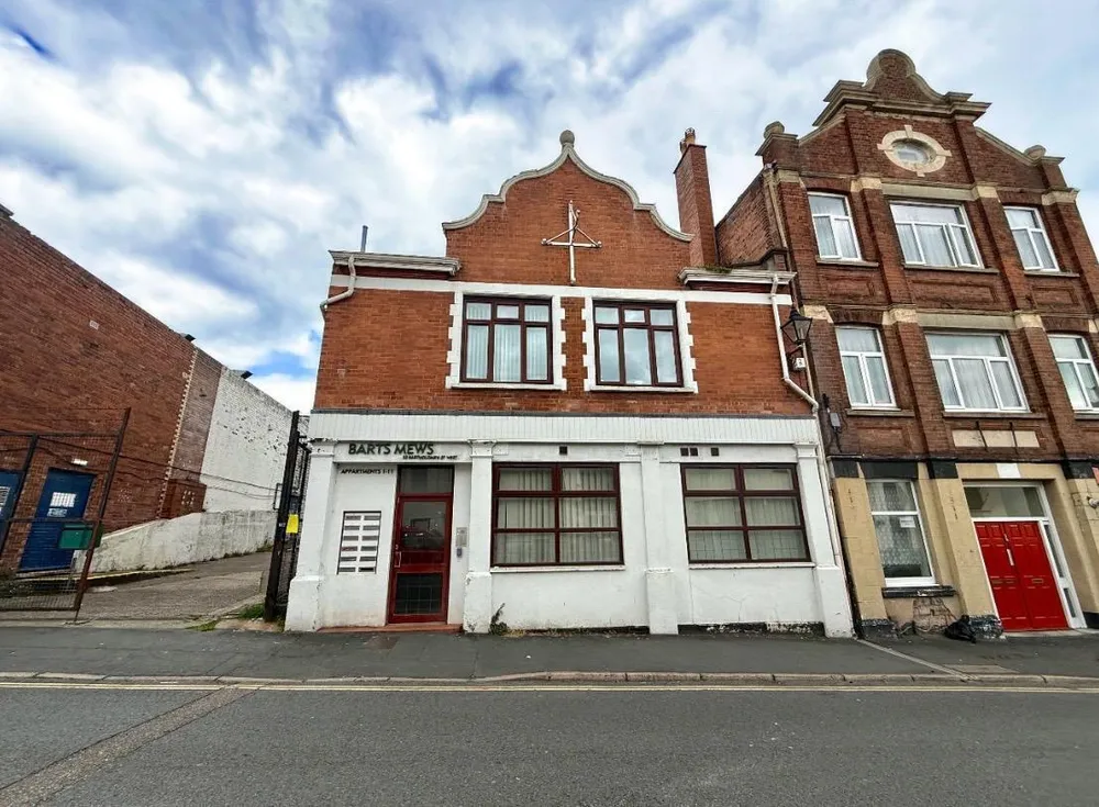 Flat Allhallows Court in Exeter